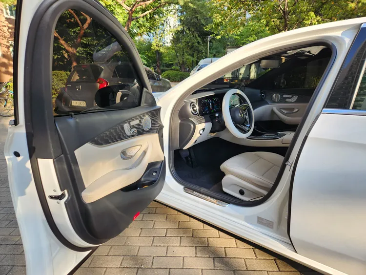 Mercedes E-Class (W213) 6