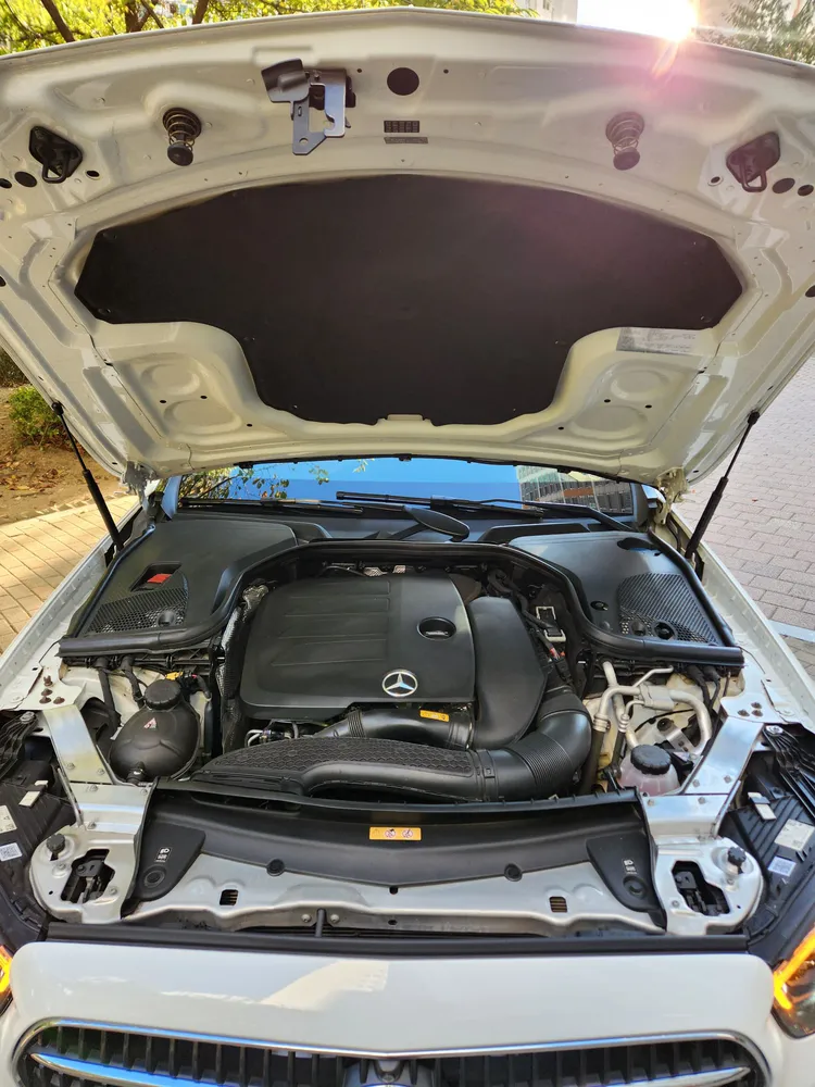 Mercedes E-Class (W213) 30