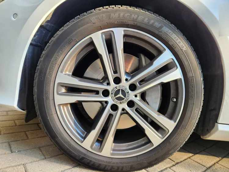 Mercedes E-Class (W213) 31
