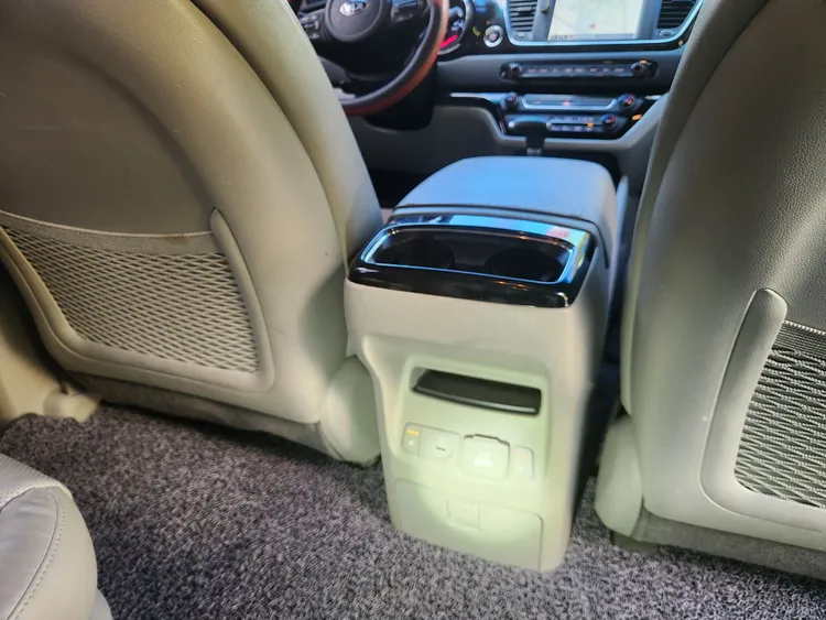 Kia Carnival 30
