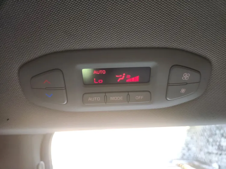 Kia Carnival 31