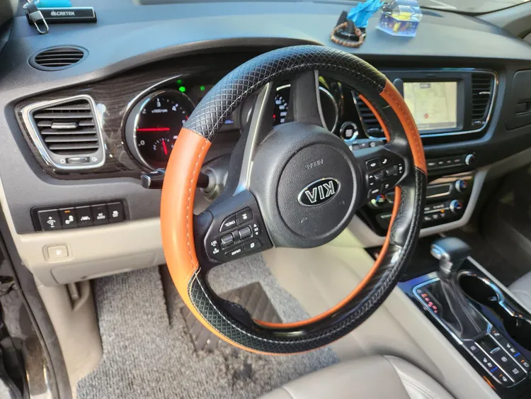 Kia Carnival 23