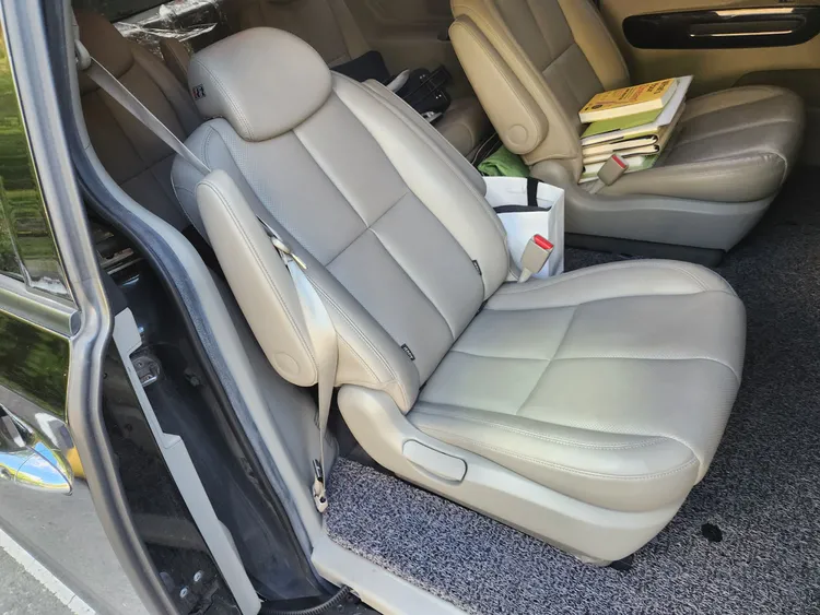 Kia Carnival 14