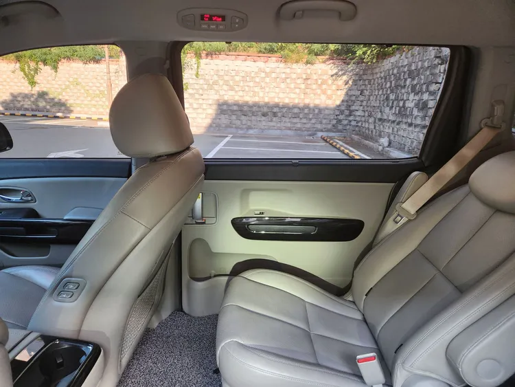 Kia Carnival 15