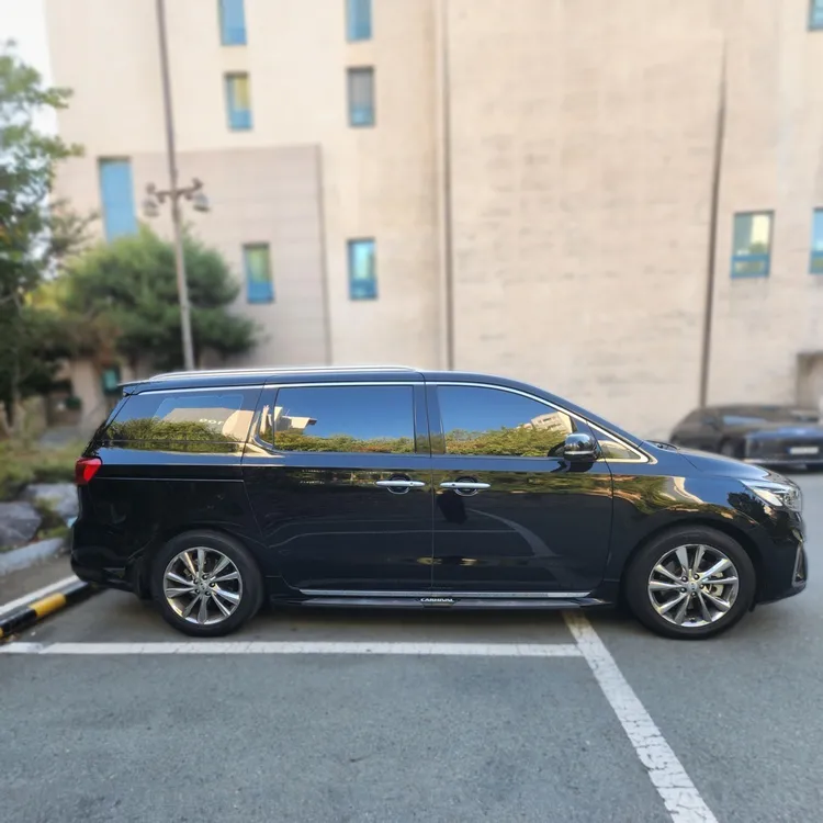 Kia Carnival 5