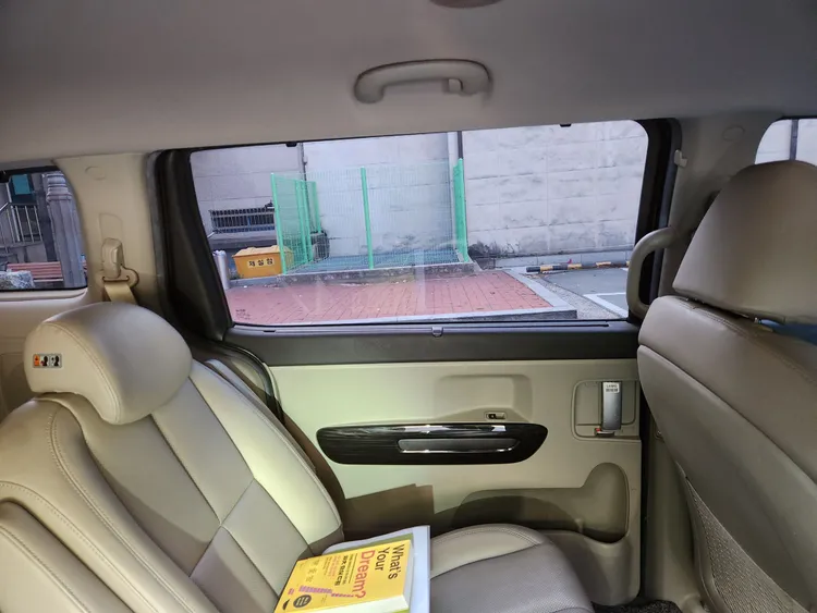 Kia Carnival 9
