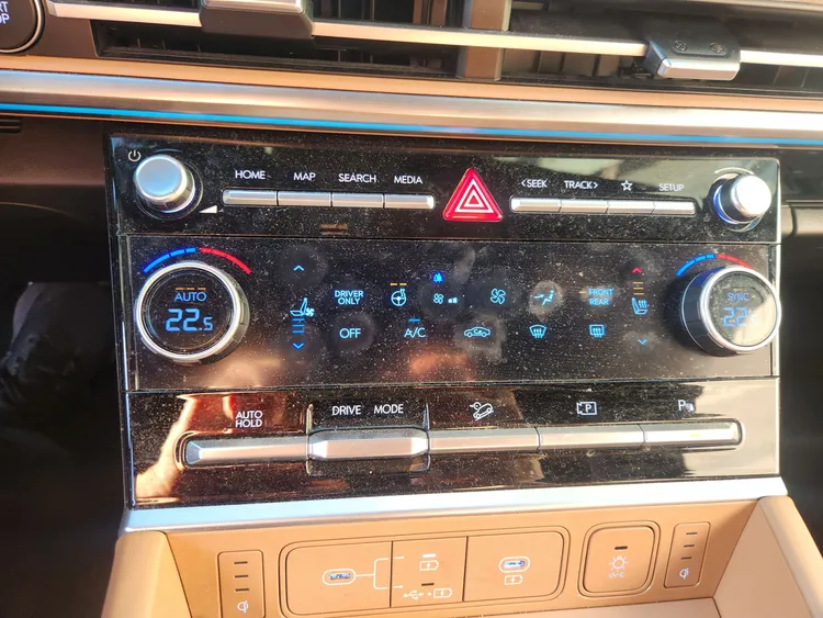 Hyundai Santa Fe Hybrid (MX5) 8