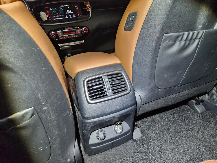Kia Sorento 32