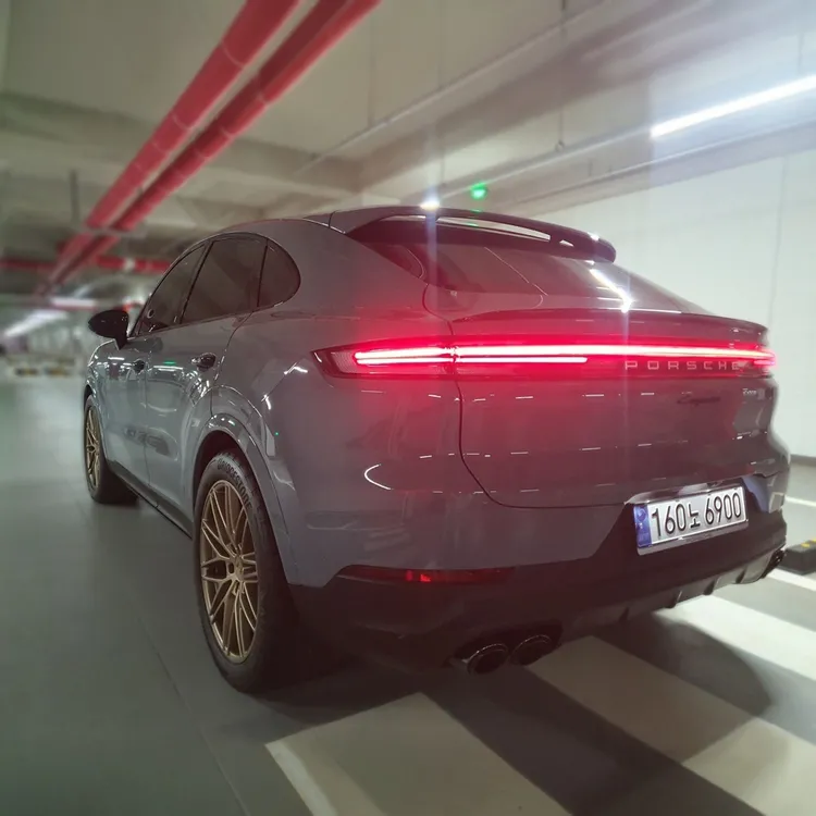 Porsche Cayenne (PO536) 4