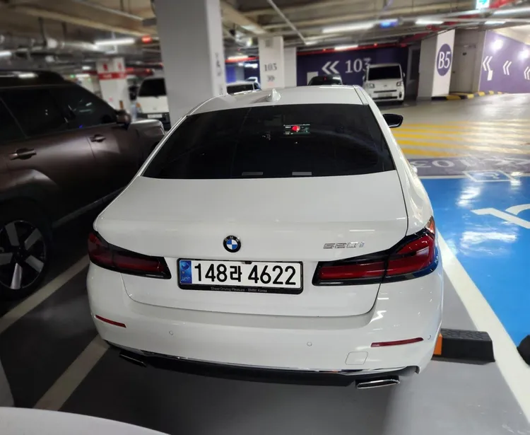 BMW 5 Series (G30) 4