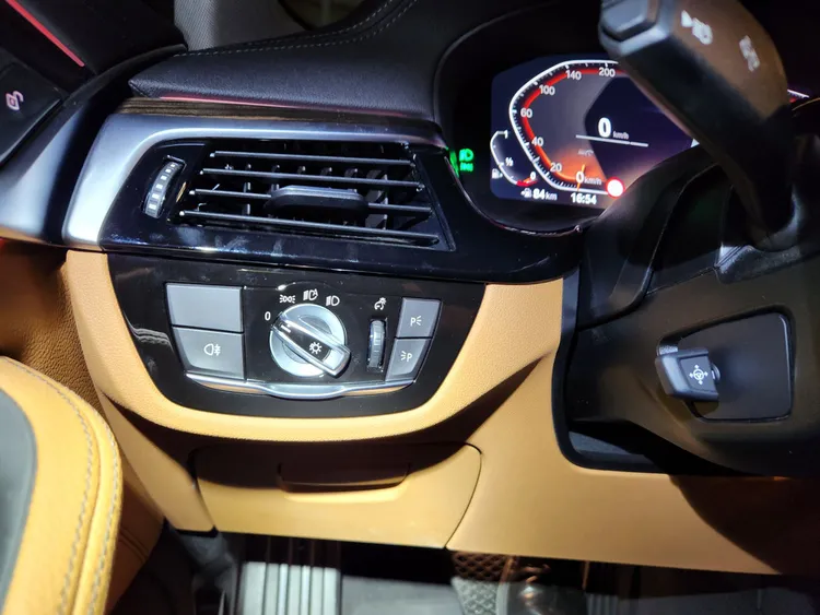 BMW 5 Series (G30) 19