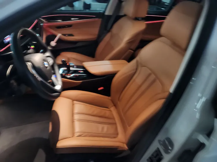 BMW 5 Series (G30) 8
