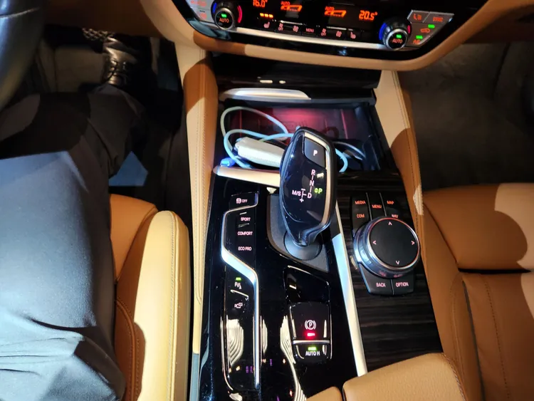 BMW 5 Series (G30) 17