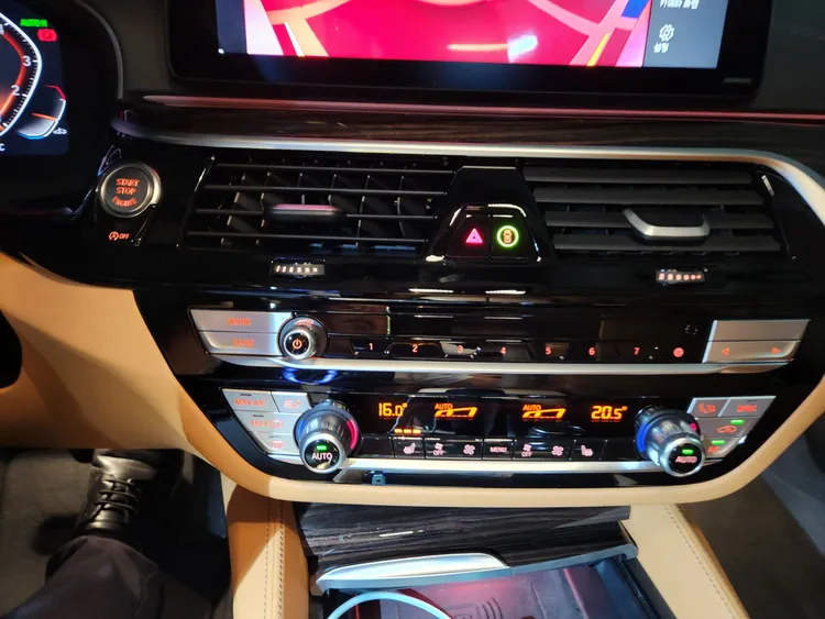 BMW 5 Series (G30) 12