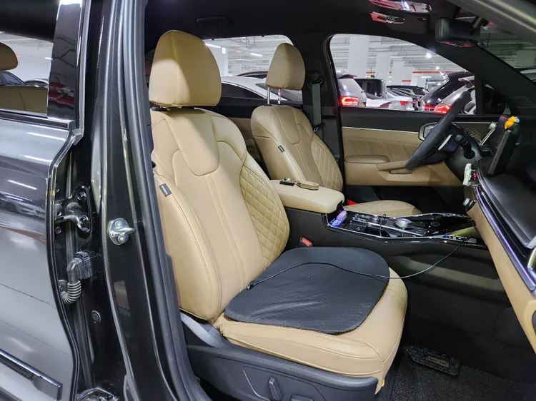 Kia Sorento (MQ4) 13