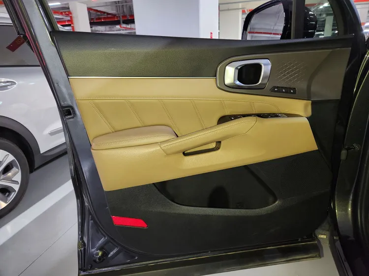 Kia Sorento (MQ4) 26
