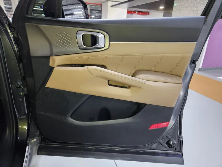 Kia Sorento (MQ4) 32