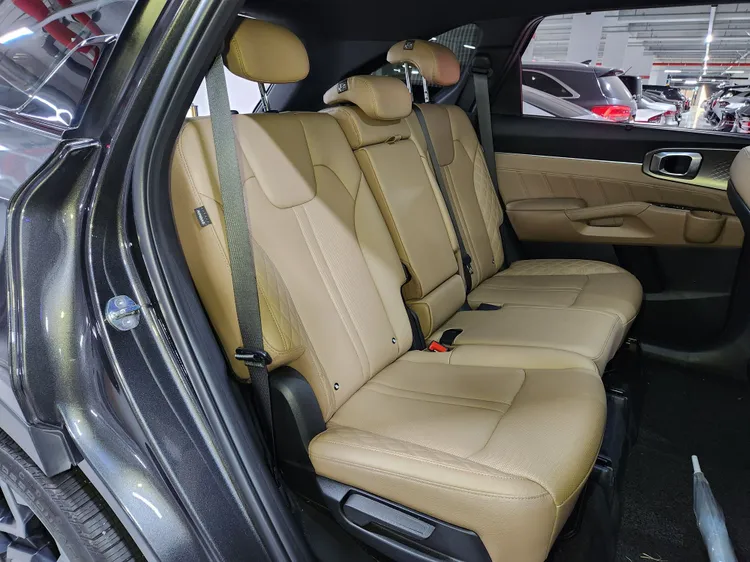 Kia Sorento (MQ4) 12