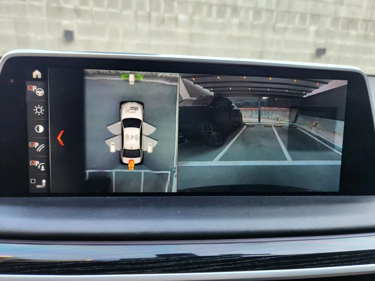 BMW 7 Series (G11) 29