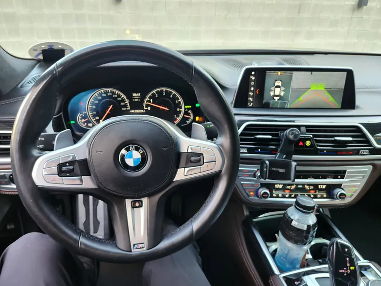 BMW 7 Series (G11) 11