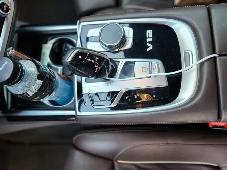 BMW 7 Series (G11) 21