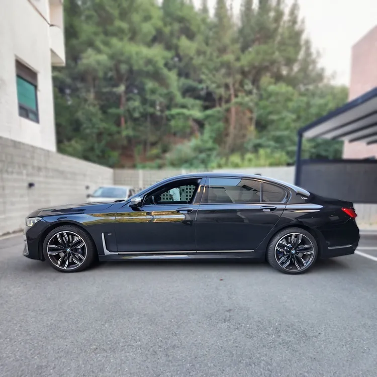 BMW 7 Series (G11) 6