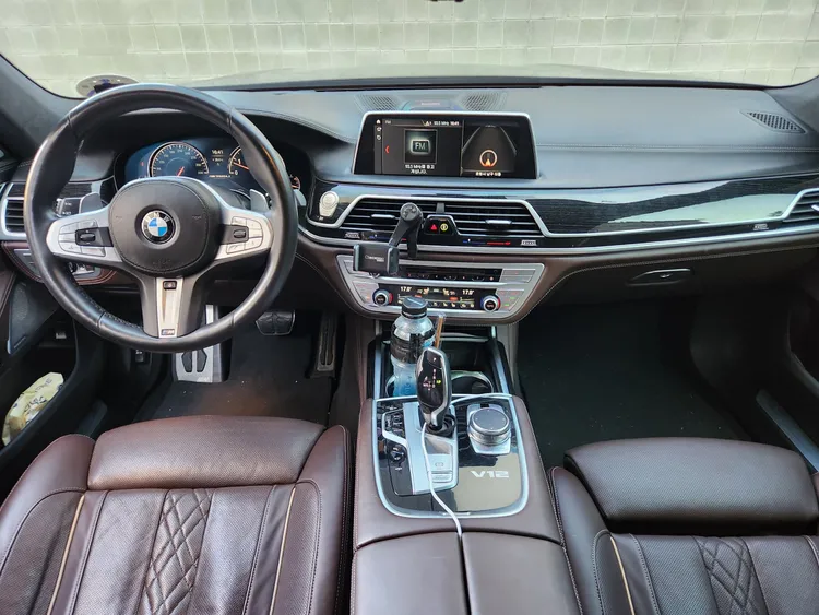 BMW 7 Series (G11) 14