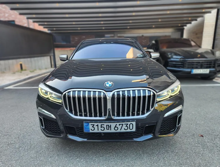 BMW 7 Series (G11) 2