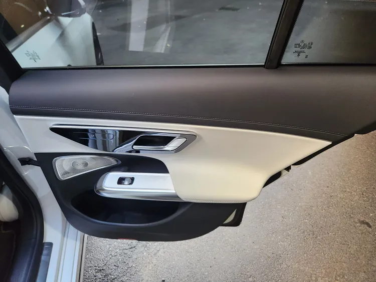 Mercedes E-Class (W214) 20