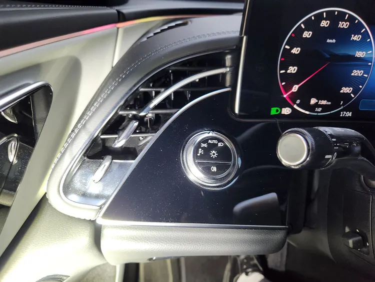 Mercedes E-Class (W214) 18