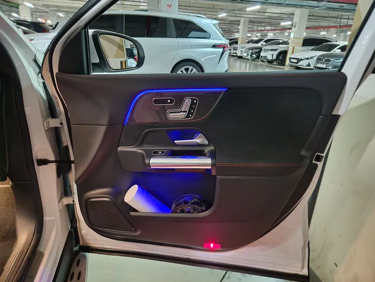 Mercedes GLA-Class (H247) 38