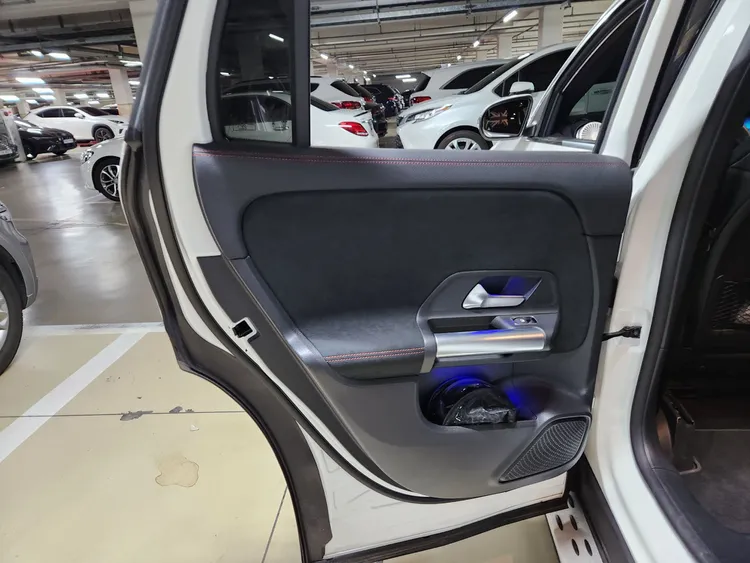 Mercedes GLA-Class (H247) 33