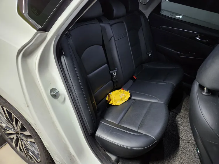 Kia K7 Premier 11
