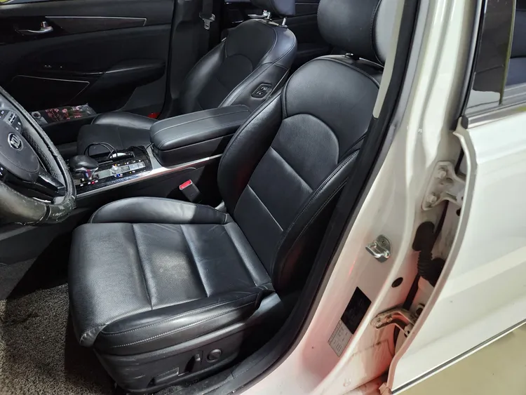 Kia K7 Premier 14