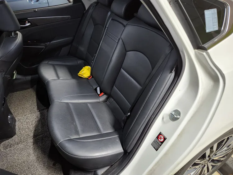 Kia K7 Premier 12