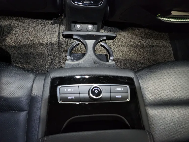 Kia K7 Premier 23