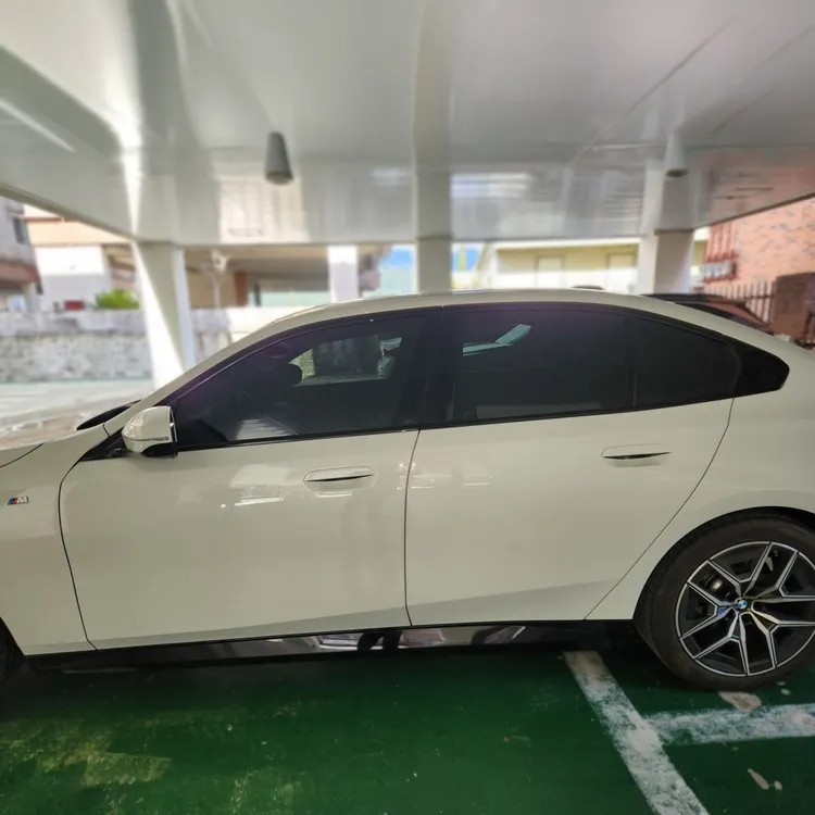 BMW 5 Series (G60) 7
