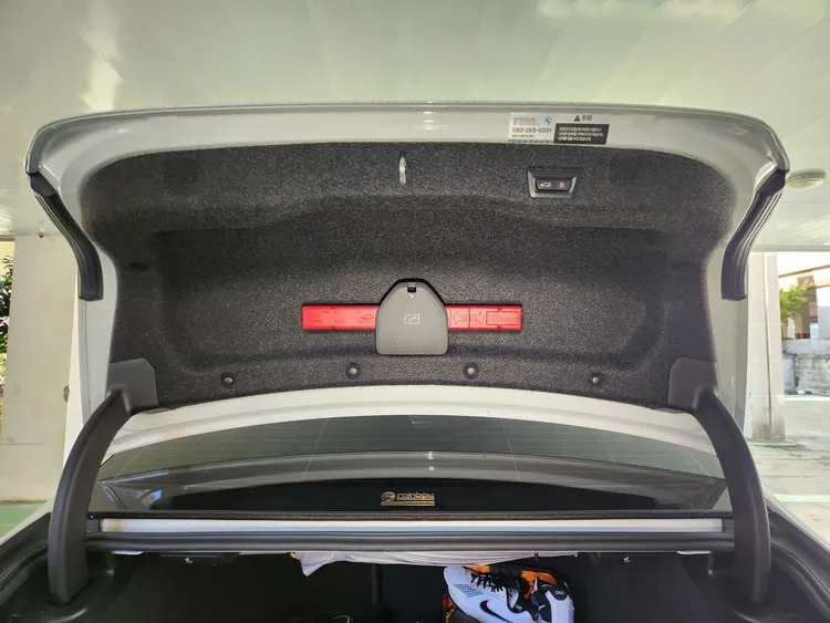 BMW 5 Series (G60) 9