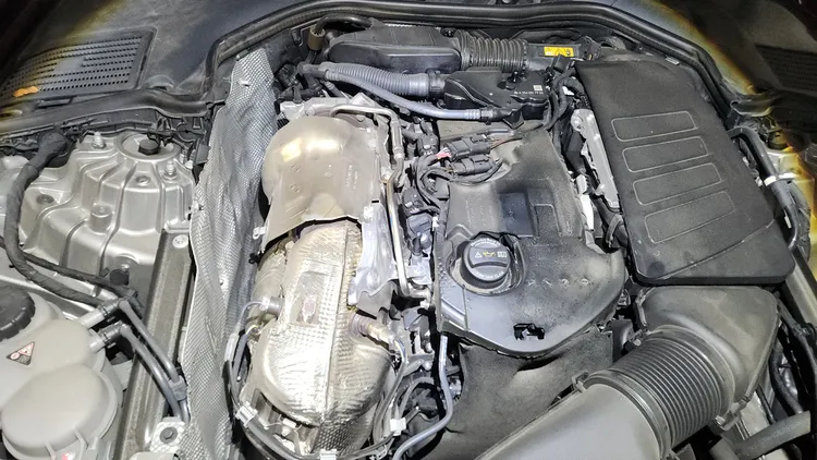 Mercedes C-Class (W206) 38