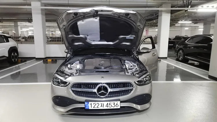 Mercedes C-Class (W206) 40