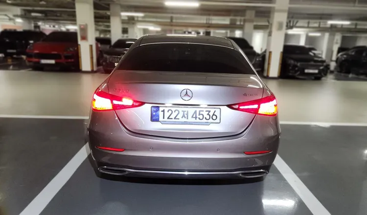 Mercedes C-Class (W206) 5