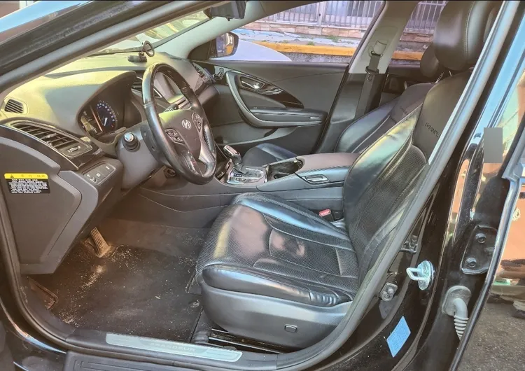 Hyundai Grandeur HG 13