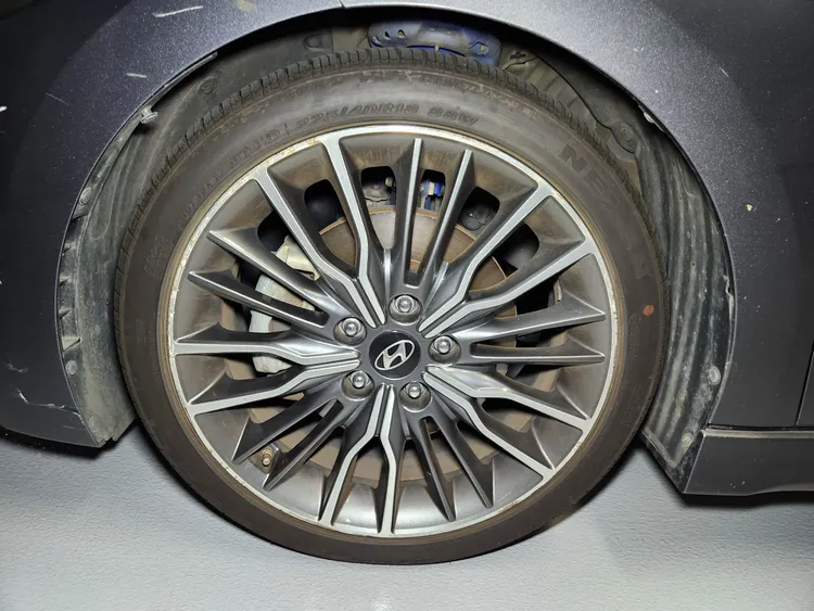 Hyundai Avante AD 35