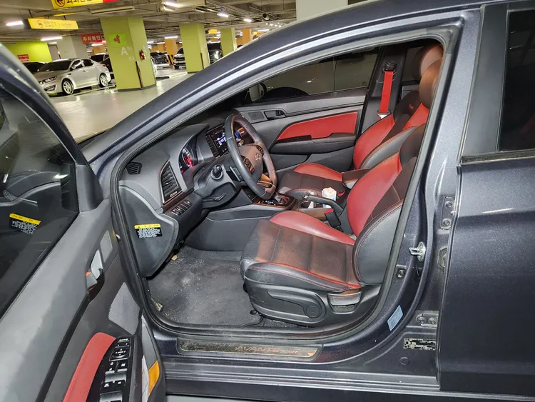 Hyundai Avante AD 6