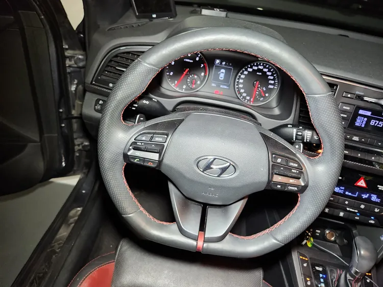 Hyundai Avante AD 15