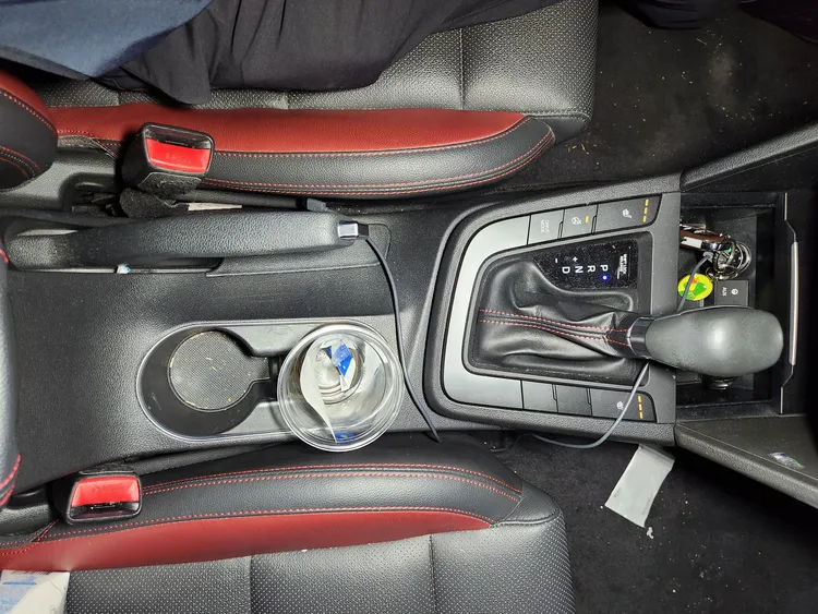 Hyundai Avante AD 17