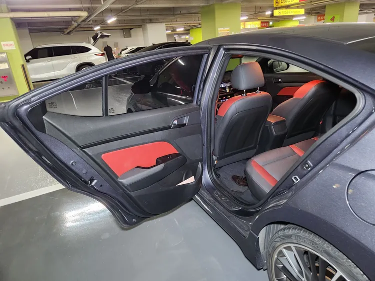Hyundai Avante AD 8