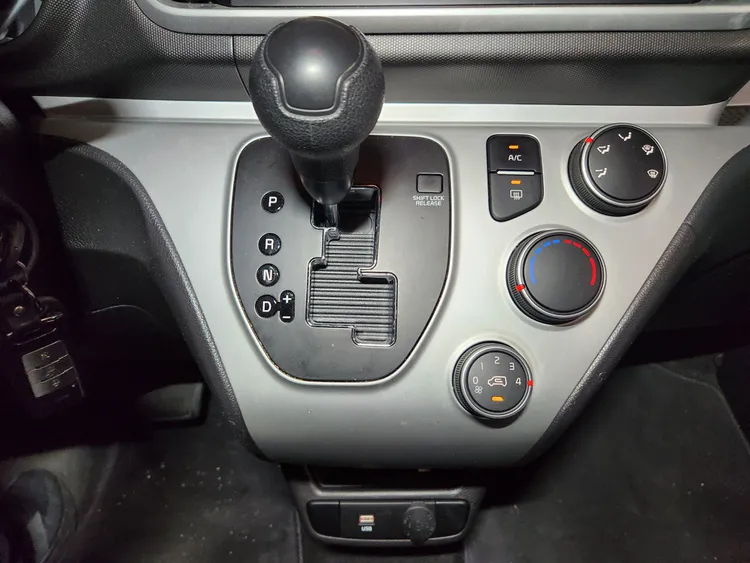 Kia Ray 11