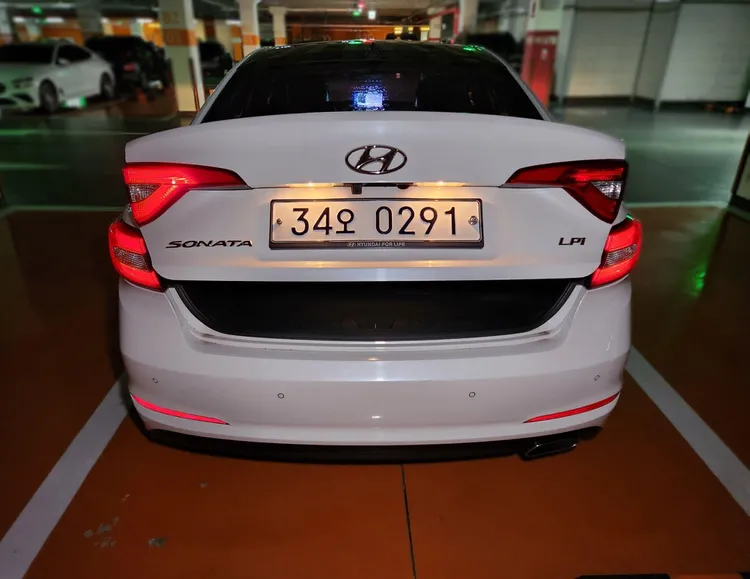 Hyundai LF Sonata 2