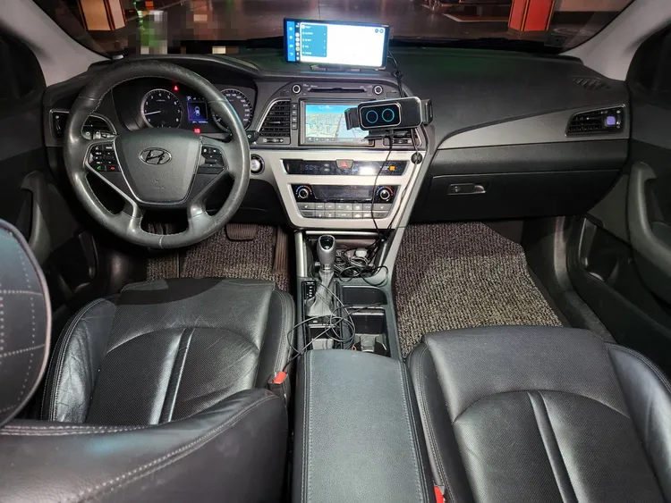 Hyundai LF Sonata 10